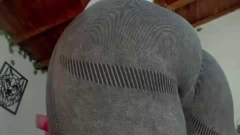 sa_anvi online show from April 20, 7:28 pm