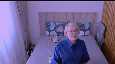 Sabrina MacMarren online show from April 20, 1:03 pm