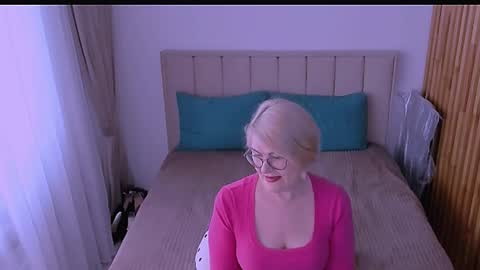 Sabrina MacMarren online show from April 23, 1:57 pm