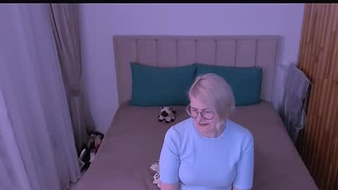 Sabrina MacMarren online show from April 24, 6:22 pm