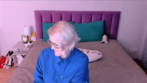 Sabrina MacMarren online show from November 6, 6:58 pm