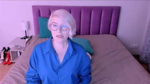 Sabrina MacMarren online show from September 14, 6:28 pm