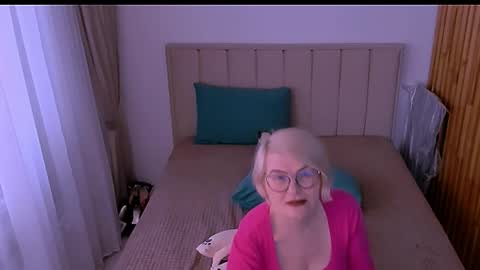 Sabrina MacMarren online show from April 26, 3:10 pm