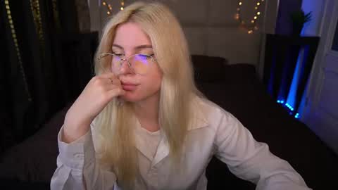 Sabrina online show from June 17, 6:26 am