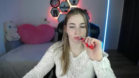 Sabrina Violet online show from April 21, 8:10 am