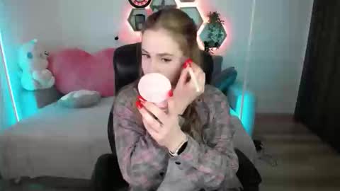 Sabrina Violet online show from April 26, 8:12 am