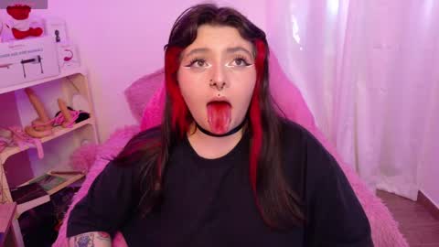 Ig  online show from April 23, 8:33 pm