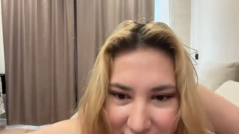 sacreed_lovee online show from June 23, 2:31 am