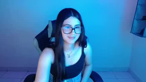 Sahaliefox  online show from October 9, 11:53 pm