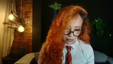 SARA online show from April 25, 2:25 pm