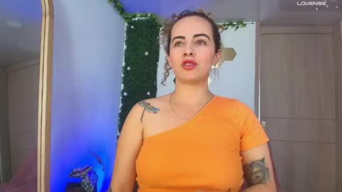 sairy_ online show from April 25, 5:43 pm