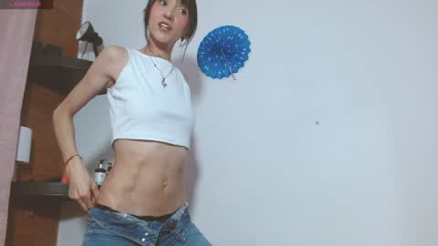 Snapshot of sakura_skinny chatting on December 5, 5:39 pm Sakura Skinny online show from December 5, 5:39 pm