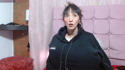 Snapshot of sakura_skinny chatting on December 10, 1:11 pm Sakura Skinny online show from December 10, 1:11 pm