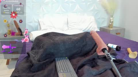 salem_rose01 online show from April 8, 11:51 pm