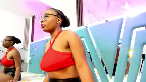 salem_rosee online show from February 18, 11:20 am