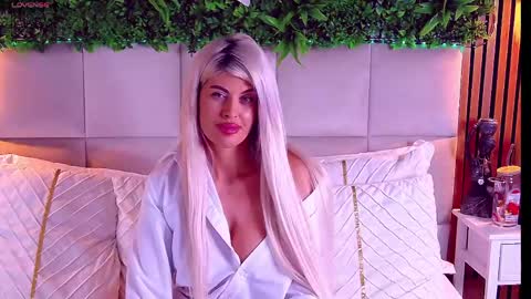SalmaRoze online show from May 16, 7:44 am
