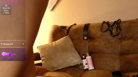 Snapshot of salome_villas_ chatting on February 17, 10:27 pm SALOME online show from February 17, 10:27 pm