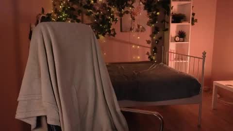 salt_mira online show from April 25, 7:22 am