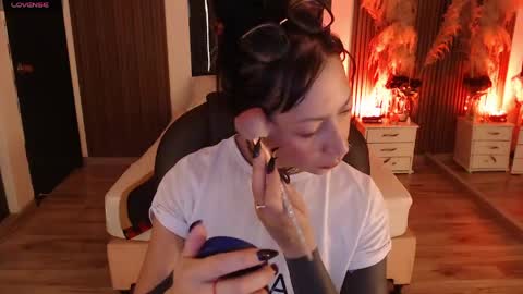 SAM MANSON online show from April 23, 12:29 pm