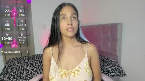 Snapshot of sam_robert17 chatting on December 6, 3:41 am Samantha Roberts online show from December 6, 3:41 am
