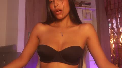 Snapshot of sam_robert17 chatting on September 29, 1:49 pm Samantha Roberts online show from September 29, 1:49 pm