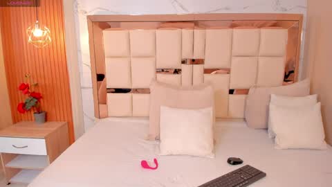 samantha   online show from April 24, 4:15 am