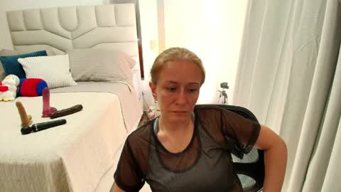 Samanta Stone online show from April 21, 8:27 pm