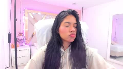 sam  online show from April 22, 3:47 am