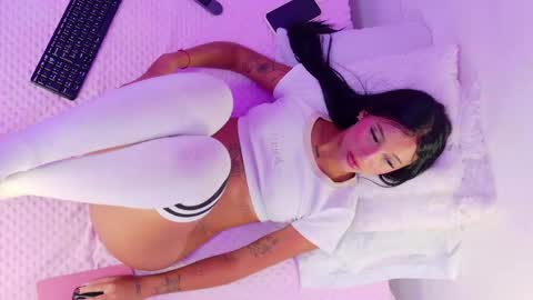 samantakane online show from April 26, 1:42 pm