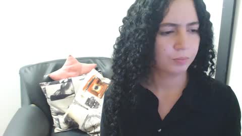 Snapshot of samantha2girl chatting on December 24, 3:16 am samantha online show from December 24, 3:16 am
