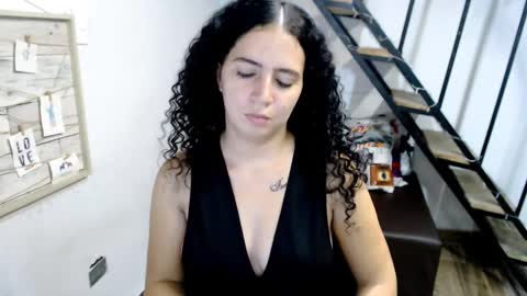 Snapshot of samantha2girl chatting on February 14, 1:02 am samantha online show from February 14, 1:02 am