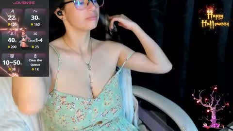 Snapshot of samantha_blow chatting on October 5, 6:07 am samantha_blow online show from October 5, 6:07 am
