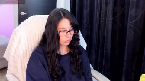 Snapshot of samantha_blow chatting on October 4, 5:57 am samantha_blow online show from October 4, 5:57 am