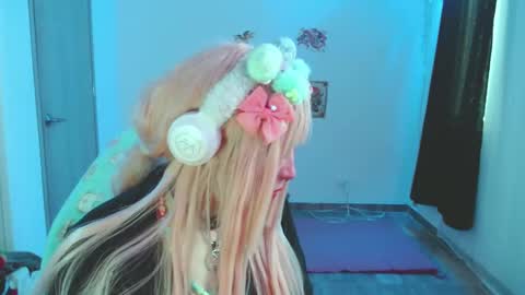 Samantha     online show from December 29, 8:58 pm