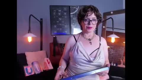 Snapshot of samantha_mature56 chatting on September 27, 11:06 am Sam online show from September 27, 11:06 am