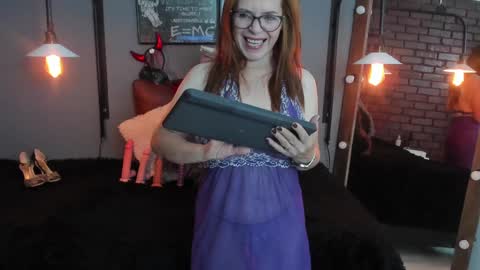 Snapshot of samantha_mature56 chatting on January 7, 10:44 am Sam online show from January 7, 10:44 am