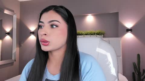 Snapshot of samanthaa_22_ chatting on January 11, 3:55 am Samanthaa online show from January 11, 3:55 am
