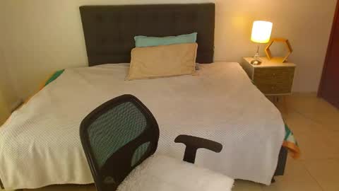 samanthachop online show from April 20, 1:36 pm