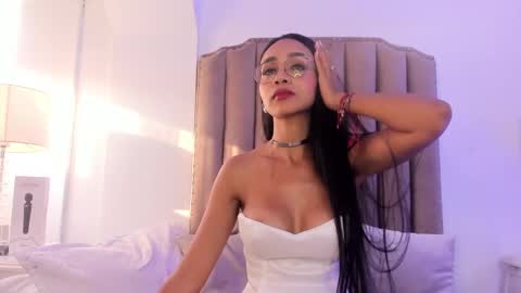 Snapshot of samanthaferrer_ chatting on January 19, 9:55 pm Samantha online show from January 19, 9:55 pm