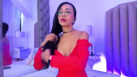 Snapshot of samanthaferrer_ chatting on December 24, 6:28 pm Samantha online show from December 24, 6:28 pm