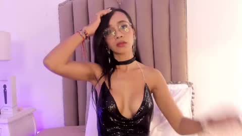 Snapshot of samanthaferrer_ chatting on February 19, 7:38 pm Samantha online show from February 19, 7:38 pm