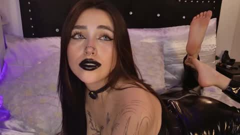 IGSamanthaGrant 10 online show from December 2, 11:51 pm