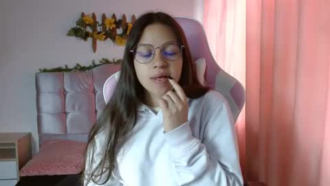 Snapshot of samantharoldan chatting on February 12, 1:27 pm Samantha online show from February 12, 1:27 pm
