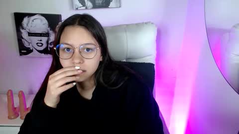 Snapshot of samantharoldan chatting on October 13, 4:09 pm Samantha online show from October 13, 4:09 pm