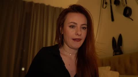 Snapshot of samanthavixen chatting on January 27, 5:48 pm Goddess Samantha Vixen online show from January 27, 5:48 pm