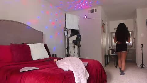 Yaya online show from April 23, 8:44 pm