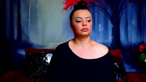     online show from April 25, 8:39 pm