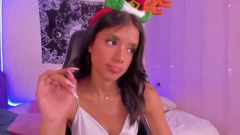 samirose_ online show from December 3, 12:24 am