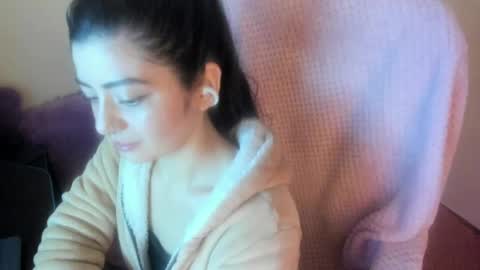   online show from April 28, 7:01 am