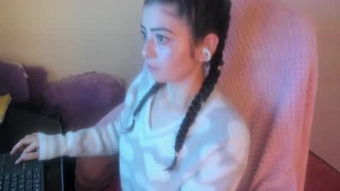   online show from April 29, 8:39 am